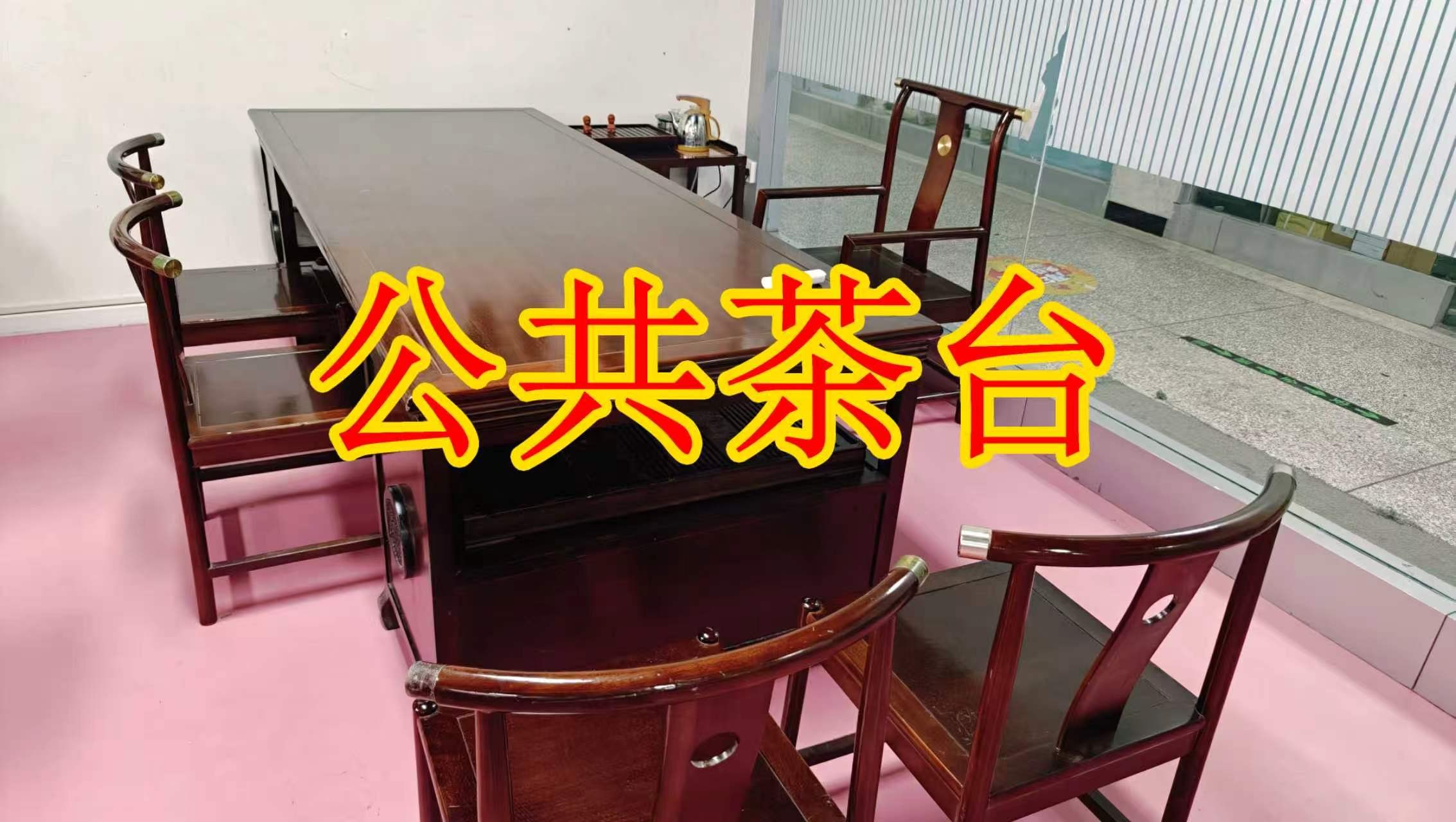 图书馆街面积灵活：小面积办公室至大面积办公、经营空间均可选择； 部分房源可注册公司，满足企业办公需求； 商铺临街，具备上下水、用电等经营条件； 适合副食品、茶叶、酒水、百货、电商、培训、办公等多种行业。